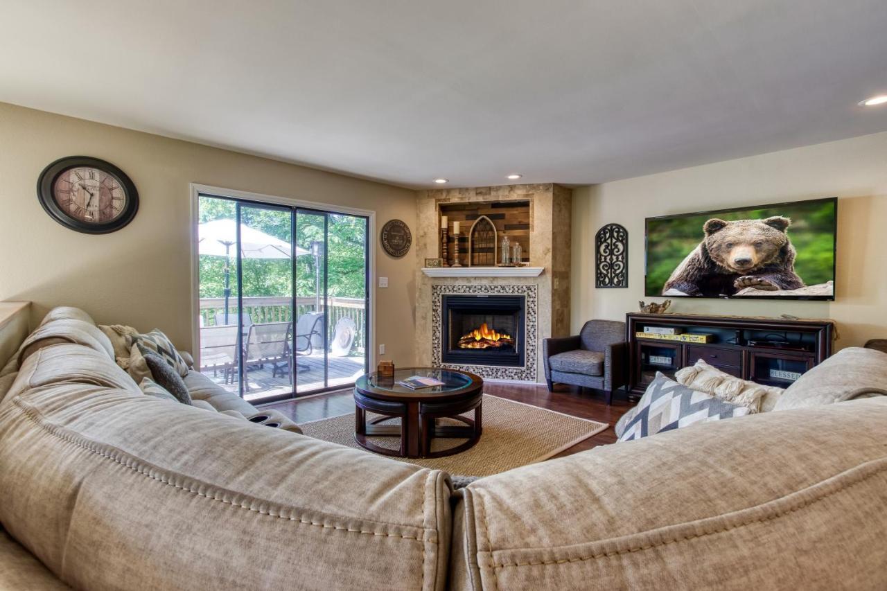 Memorable "Deer & Doe" By Honeybearcabins 4Br 3Ba, Mountain View Deck, Farmhouse Decor, Fireplace, 3 Acres Sevierville Exterior foto